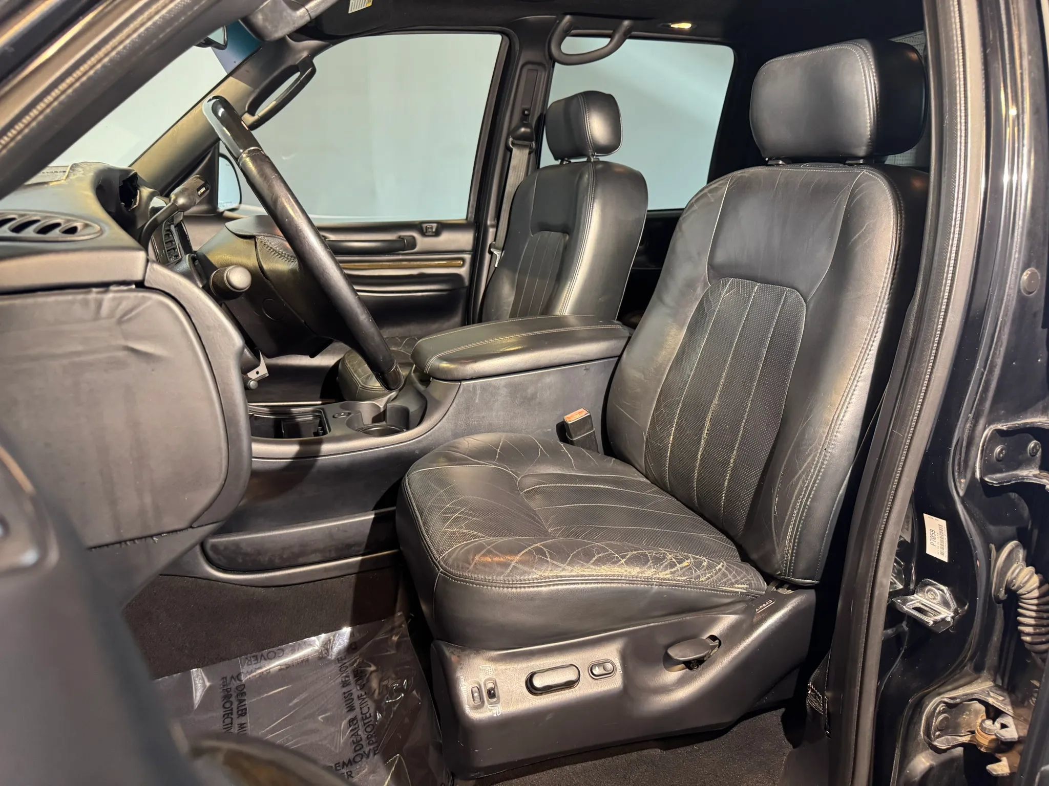 Used 2002 Lincoln Blackwood RWD image 9