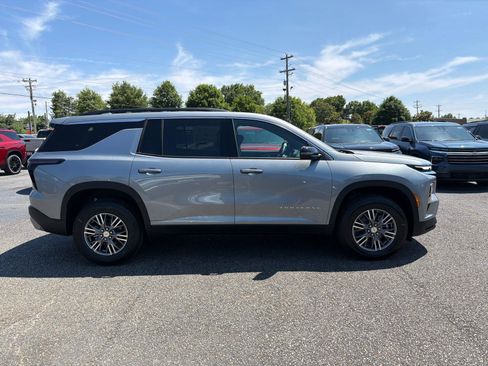 New 2026 Chevrolet Traverse LT FWD image 4