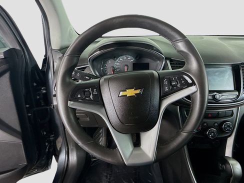 Used 2017 Chevrolet Trax LT w/ LT Convenience Package image 13