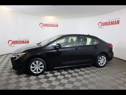 Used 2025 Toyota Corolla LE image 6