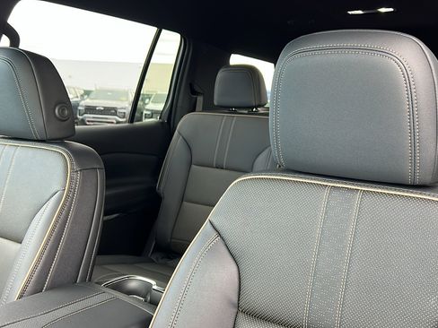 New 2026 Chevrolet Traverse High Country w/ LPO, Floor Liner Package image 22