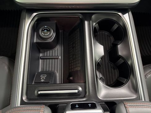 Used 2025 Ford Expedition Active AWD/4WD image 28