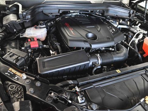 Used 2023 Alfa Romeo Stelvio Ti image 34