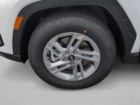 New 2026 Hyundai Tucson SE image 10