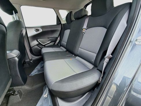 Used 2023 Kia Soul LX w/ LX Technology Package FWD image 19