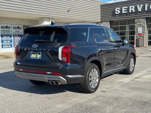 Used 2025 Hyundai Palisade SEL FWD image 3