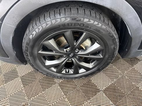 Used 2017 Hyundai Santa Fe Sport FWD image 26