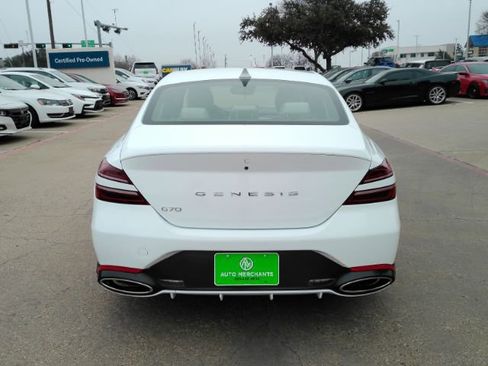 Used 2024 Genesis G70 2.5T image 7