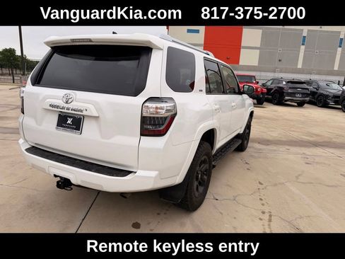 Used 2018 Toyota 4Runner SR5 Premium AWD/4WD image 4