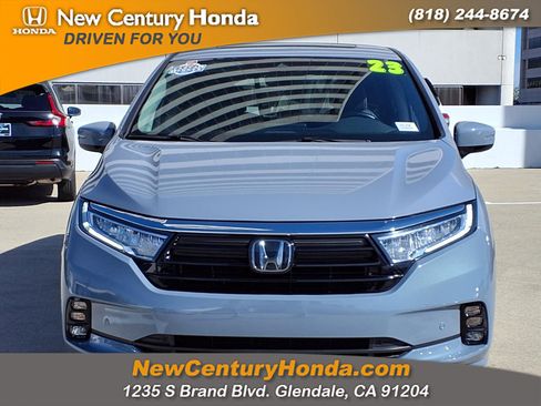 Used 2023 Honda Odyssey Elite image 2