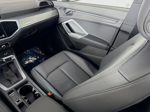 New 2025 Audi Q3 2.0T Premium image 23
