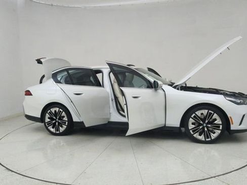 Used 2026 BMW 540i xDrive image 71