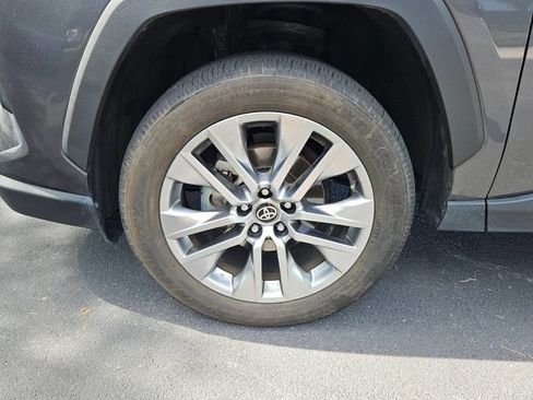 Used 2023 Toyota RAV4 XLE Premium FWD image 9