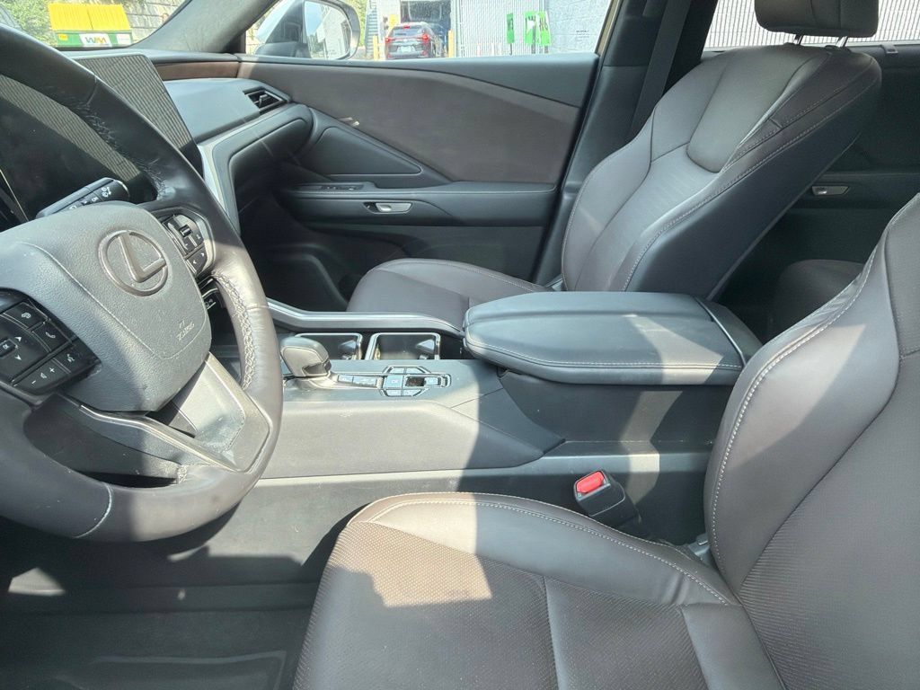 Used 2024 Lexus TX 350 AWD w/ Captains Chair Package image 31