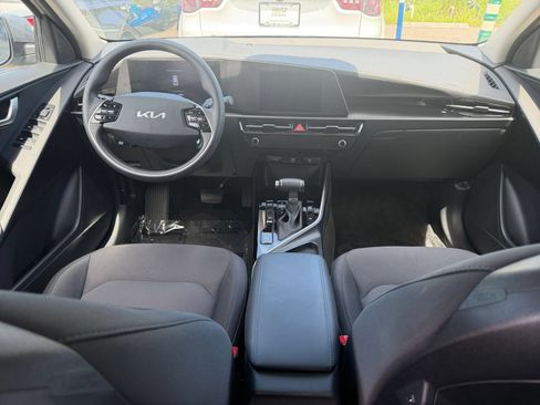 Used 2026 Kia Niro LX FWD image 39