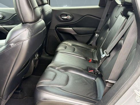 Used 2021 Jeep Cherokee Latitude Lux w/ Sun & Sound Group FWD image 14
