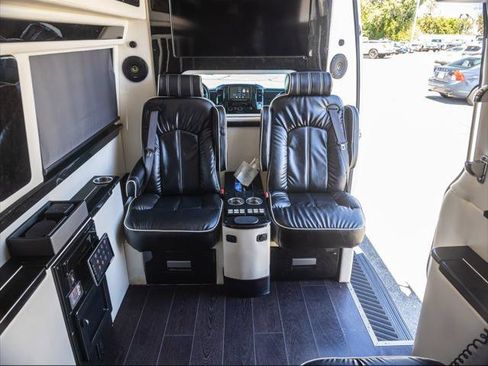 Used 2015 Mercedes-Benz Sprinter 2500 image 16