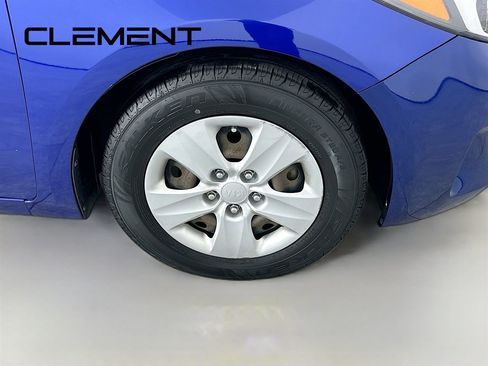 Used 2017 Kia Forte LX image 33