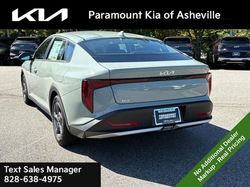New 2025 Kia K4 LXS image 4