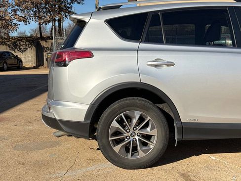 Used 2016 Toyota RAV4 XLE image 8