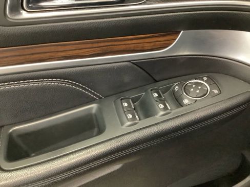 Used 2018 Ford Explorer Limited w/ Equipment Group 301A AWD/4WD image 14