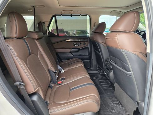 Used 2025 Honda Pilot Elite image 25