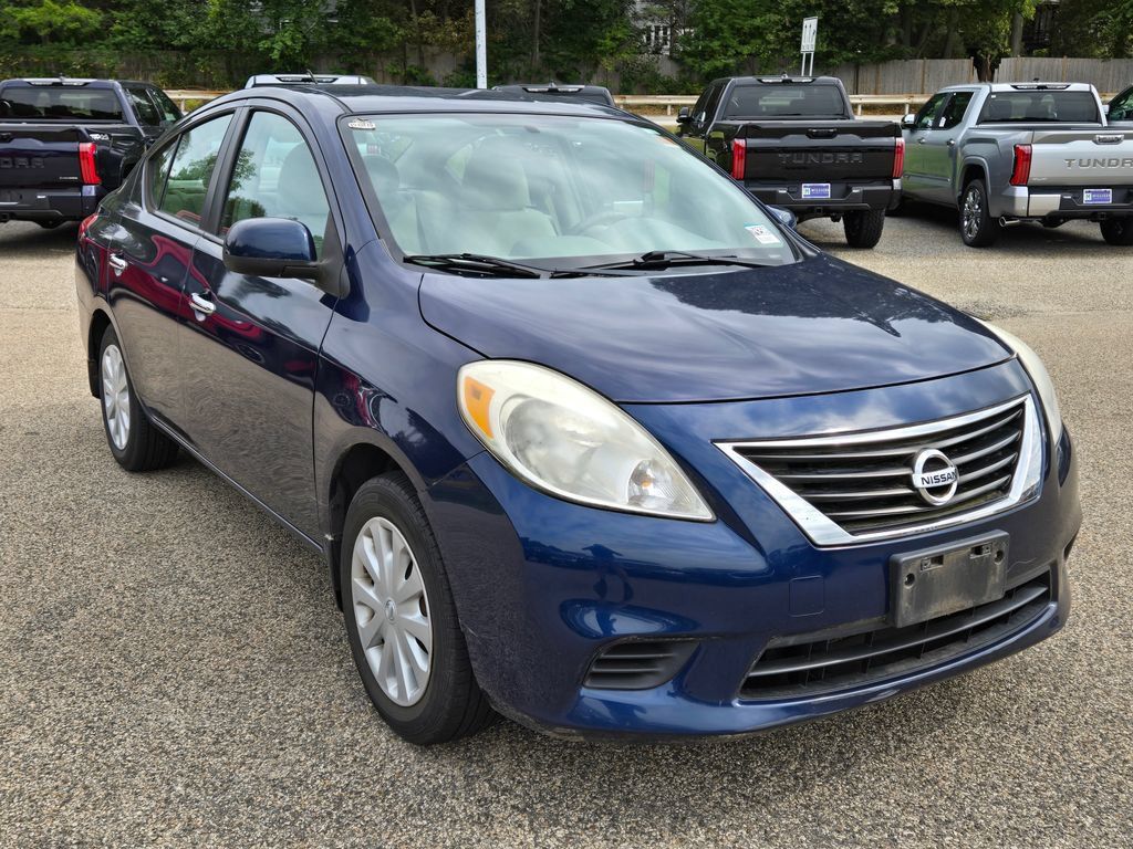 Used 2012 Nissan Versa SV FWD image 8