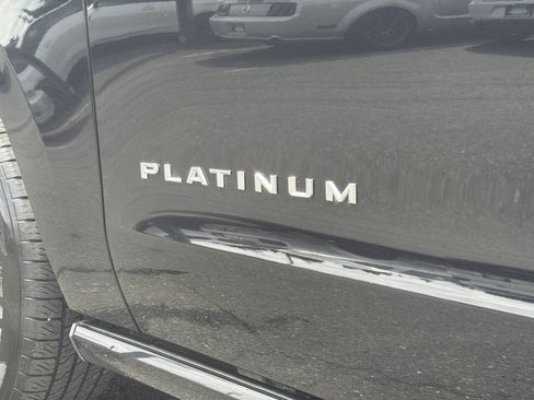 Used 2025 Ford Expedition Max Platinum AWD/4WD image 4