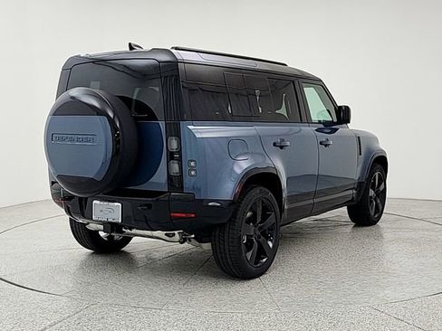 New 2026 Land Rover Defender 110 X-Dynamic SE image 5