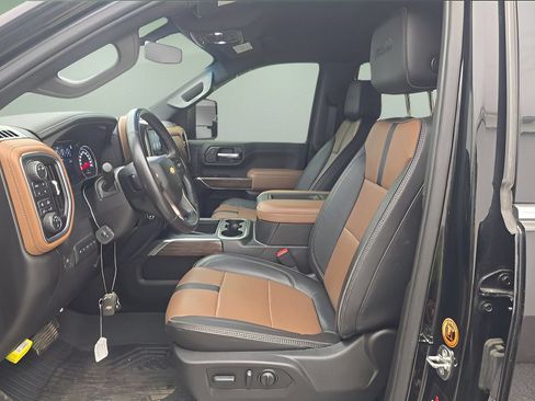 Used 2022 Chevrolet Silverado 2500 High Country w/ Z71 Off-Road Package AWD/4WD image 6