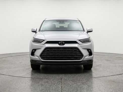 Used 2025 Toyota Grand Highlander FWD image 2