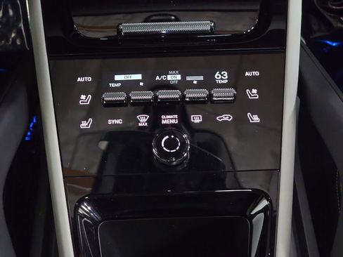 Certified 2024 Porsche Cayenne Coupe image 19