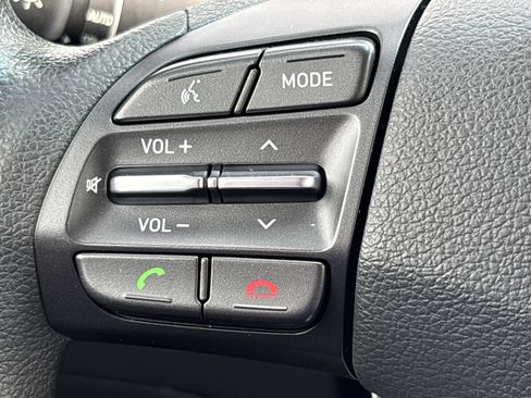 Used 2019 Hyundai Elantra GT FWD image 18