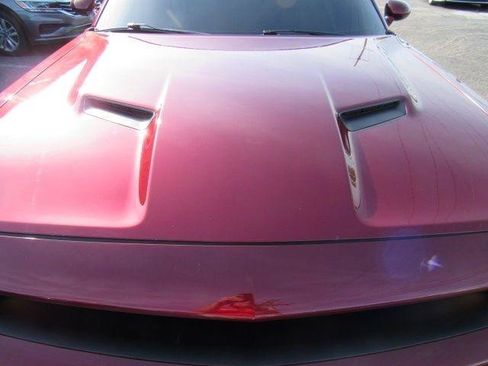 Used 2021 Dodge Challenger SXT w/ Driver Convenience Group RWD image 5
