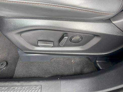 Certified 2025 Ford Explorer Active w/ Active Comfort Package RWD image 34