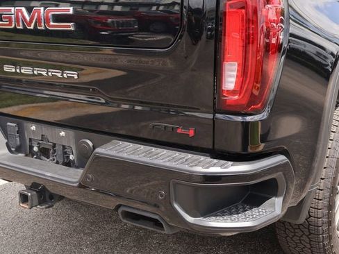 Used 2021 GMC Sierra 1500 AT4 w/ AT4 Premium Package AWD/4WD image 8