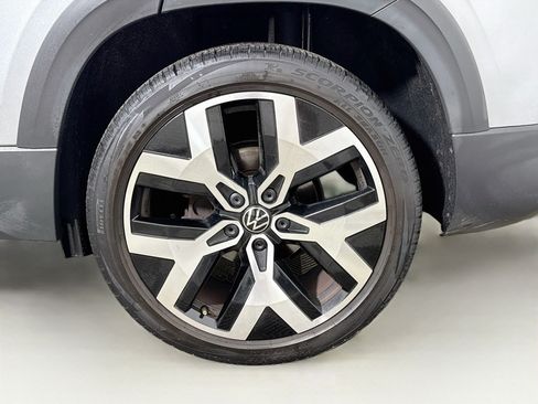 Used 2023 Volkswagen Taos SEL AWD/4WD image 24