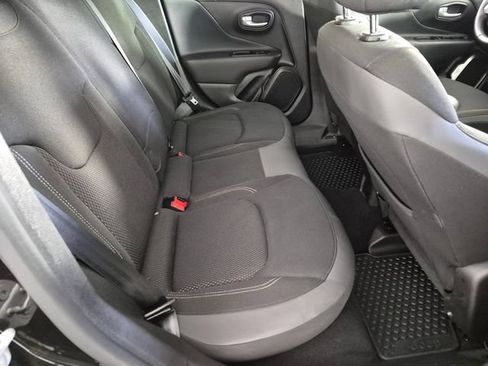 Used 2023 Jeep Renegade Latitude w/ Premium Group AWD/4WD image 31