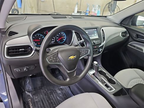 Used 2018 Chevrolet Equinox LS image 15