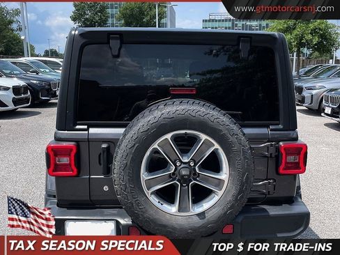 Used 2019 Jeep Wrangler Unlimited Sahara AWD/4WD image 9