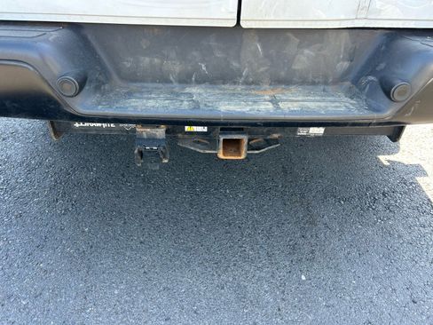 Used 2022 Chevrolet Express 2500 Extended w/ Driver Convenience Package image 7