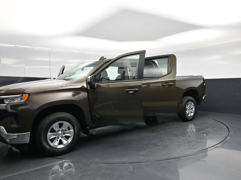 Used 2023 Chevrolet Silverado 1500 LT RWD image 28