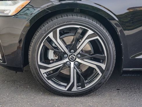 Used 2024 Volvo S60 B5 Plus image 9