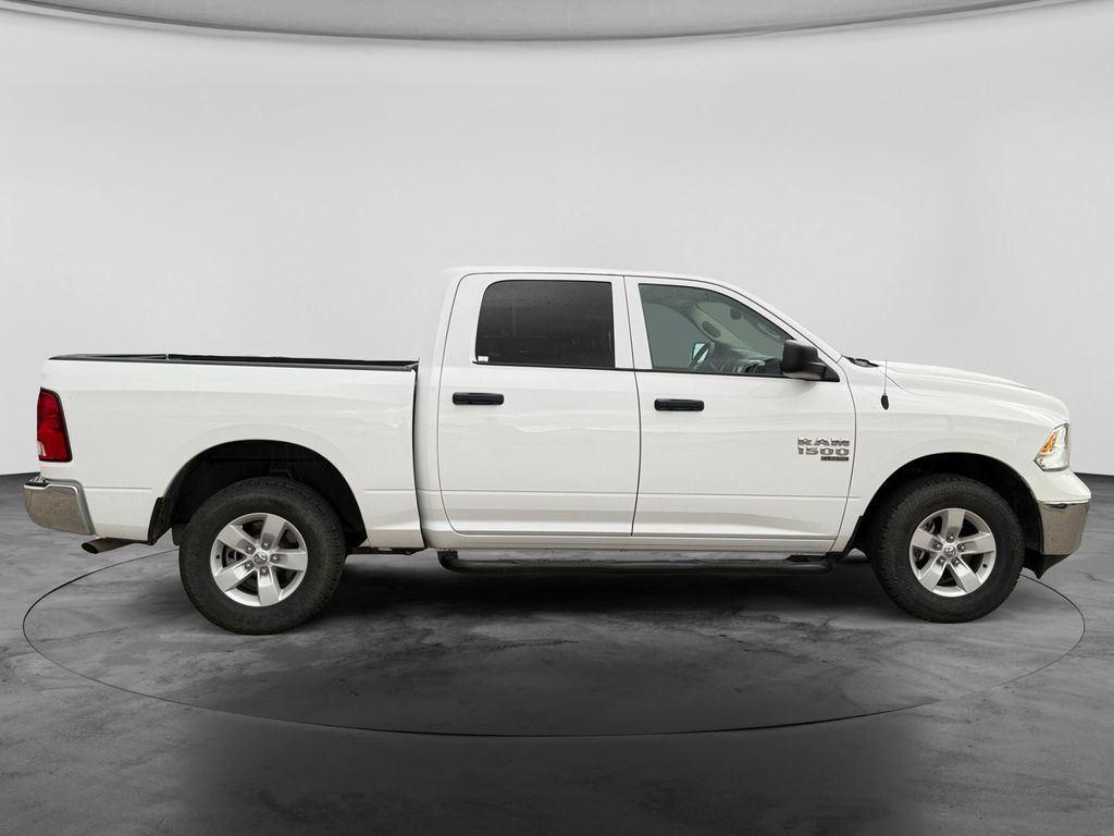 Used 2022 RAM 1500 Classic SLT AWD/4WD image 10