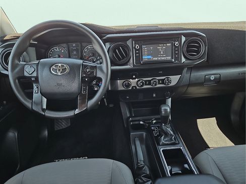 Used 2019 Toyota Tacoma SR AWD/4WD image 11