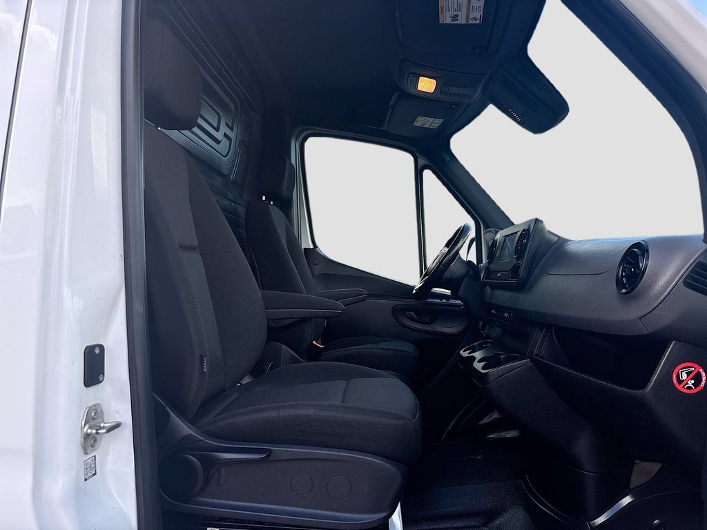 Used 2021 Mercedes-Benz Sprinter 1500 image 19
