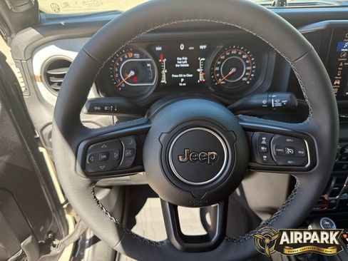 New 2025 Jeep Gladiator Sport AWD/4WD image 12