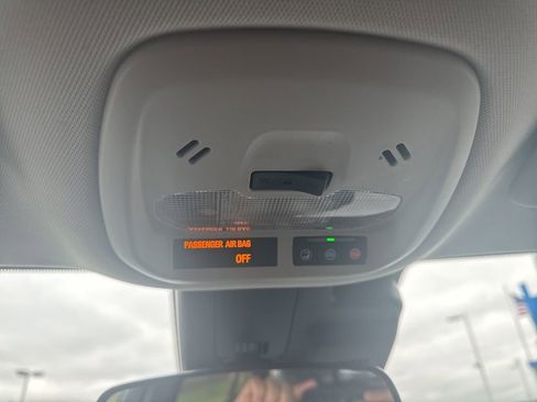 Used 2024 Chevrolet Trax LS image 35