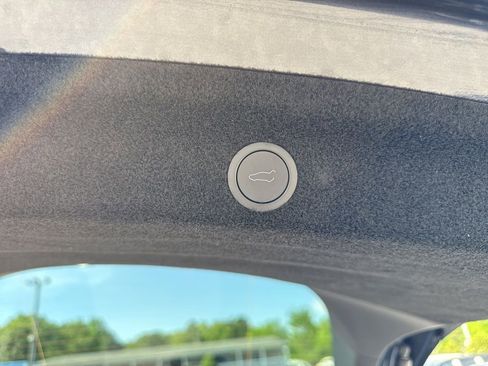 Used 2026 Tesla Model Y Long Range image 32