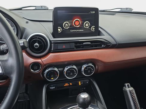 Used 2019 MAZDA MX-5 Miata RF Grand Touring image 17